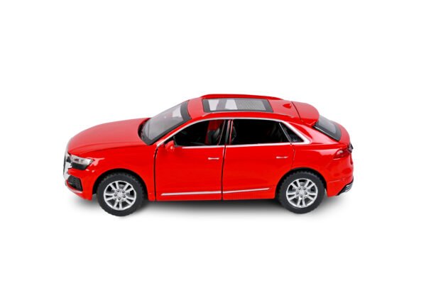 1:32 Scale AUDI Q-8 Die Cast Car (Red) - Image 2